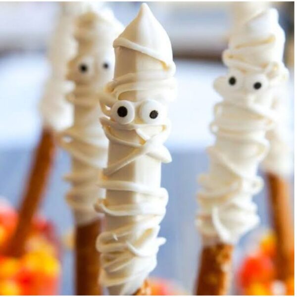 Ghost Pretzel Rods